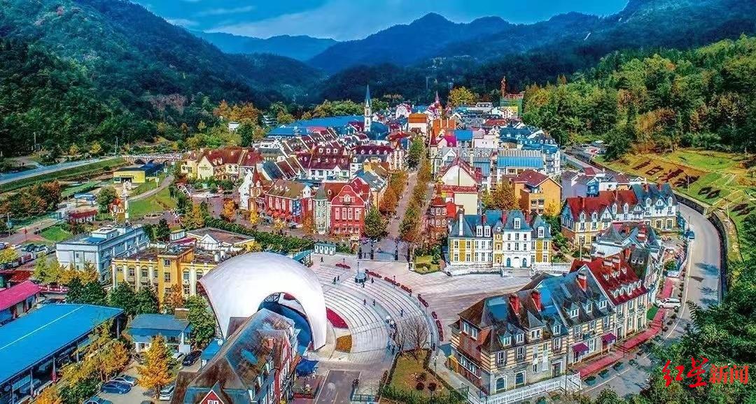 白鹿镇"推动农房变客房,农作变体验,田园变公园,村庄变景区.