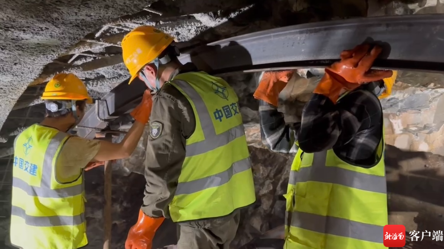 什运至白沙高速公路鹦哥岭隧道及连接线工程地处海南省中部山区,其中