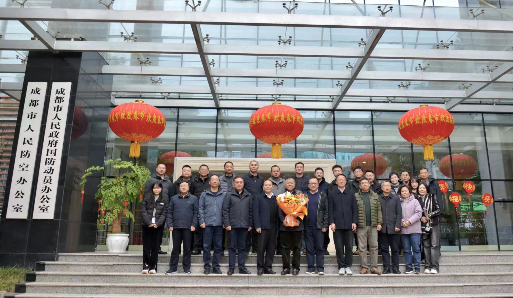 潘祖龙同志高度评价了廖国琏同志辗转多地所做出的突出贡献,并代表办