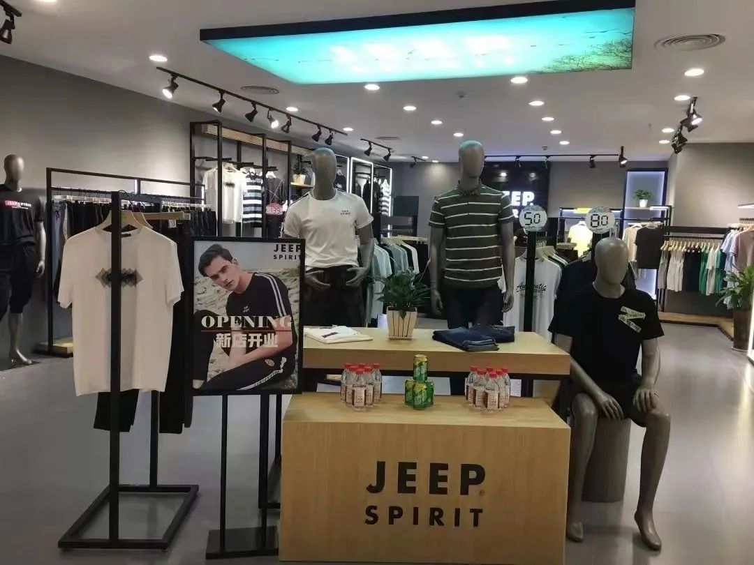 这个季节就穿三合一冲锋衣!jeep大品牌,加绒防风可拆卸,一件顶三件!