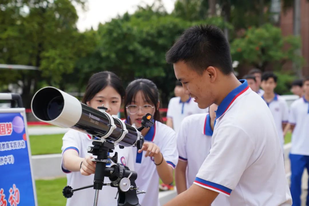 华侨中学校园活动.(资料图)