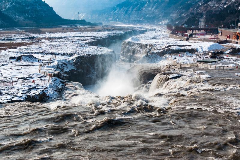 黄河壶口瀑布初春破冰 气势磅礴|黄河壶口瀑布_新浪财经_新浪网