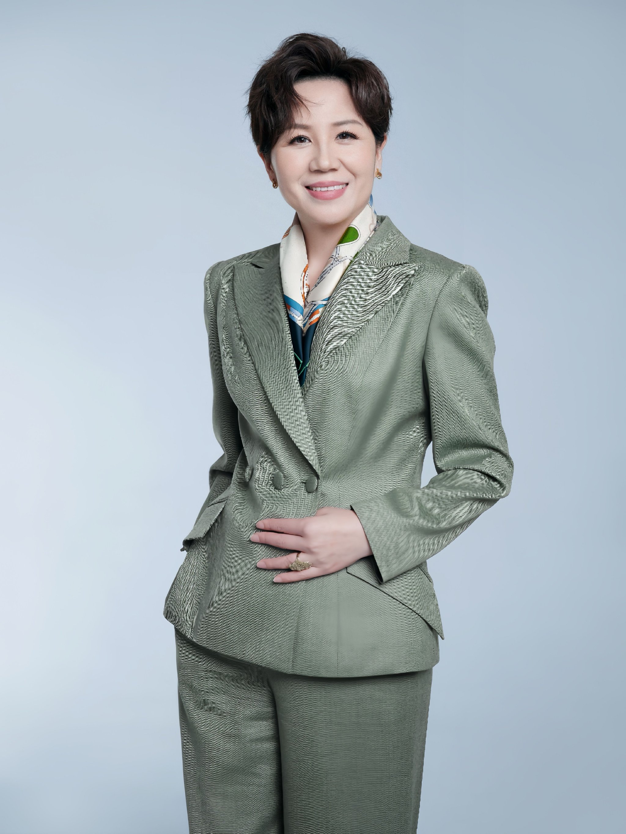 全国人大代表,万事利集团董事长屠红燕:建议打造丝绸纺织行业专属aigc