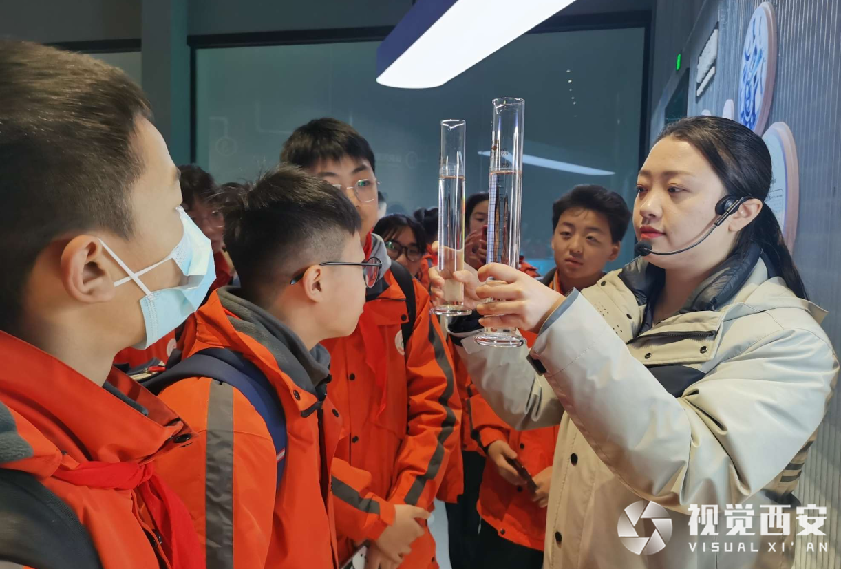 校长张小英表示,对环保小龙们而言,这是一次课堂边界的延展,是一次多