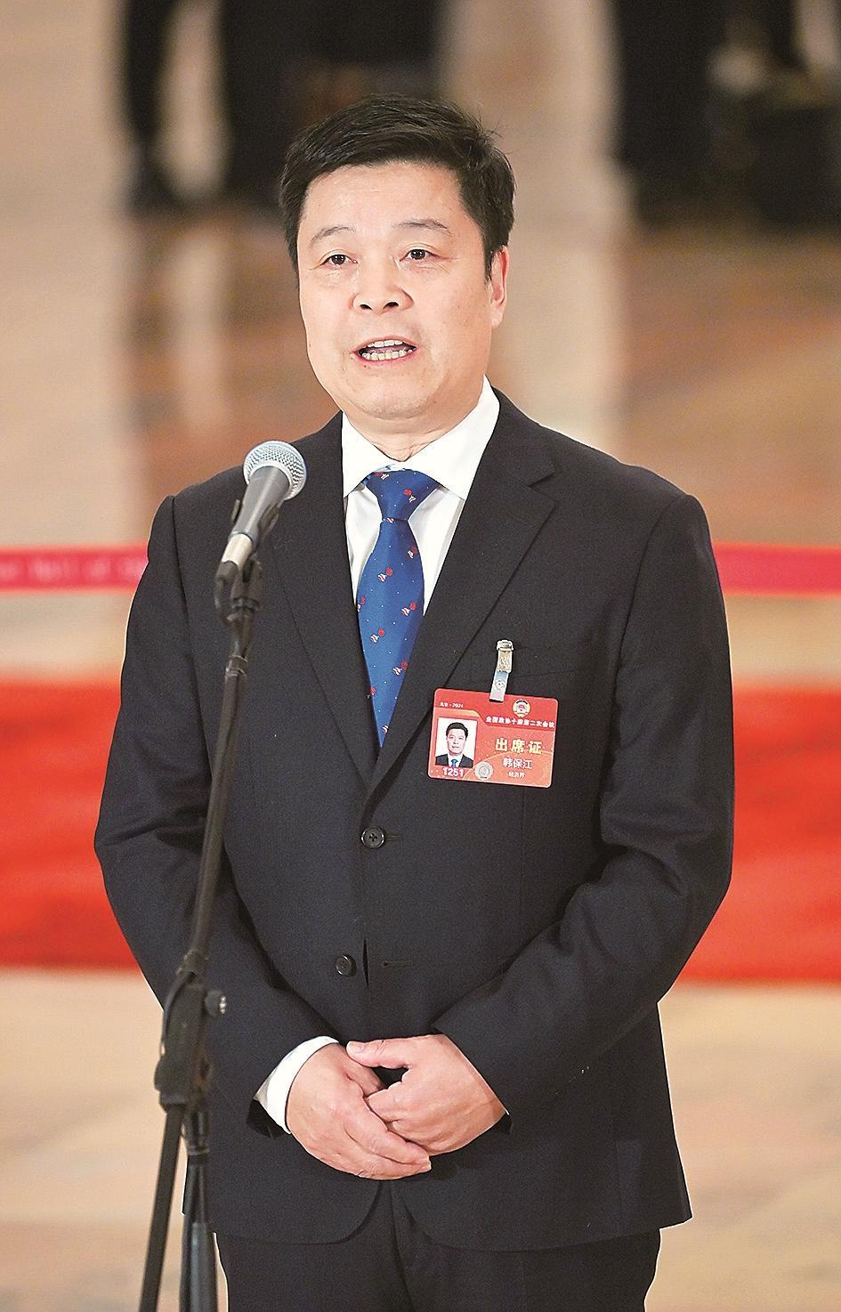 郭吉安叶聪3月4日,全国政协十四届二次会议"委员通道"现场.