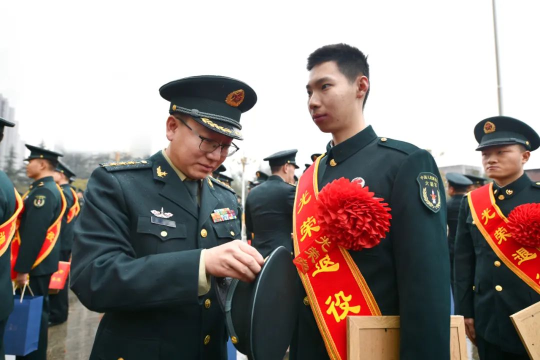 "我们铭记自己曾是一名战士……|火箭军_新浪财经_新浪网