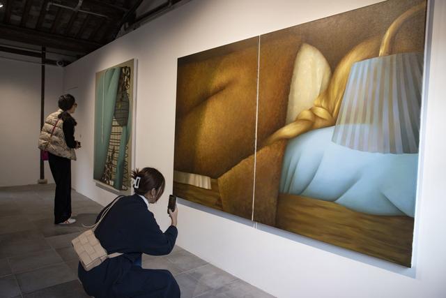 网红地亮出了"褶裥之间"|达尔_新浪财经_新浪网