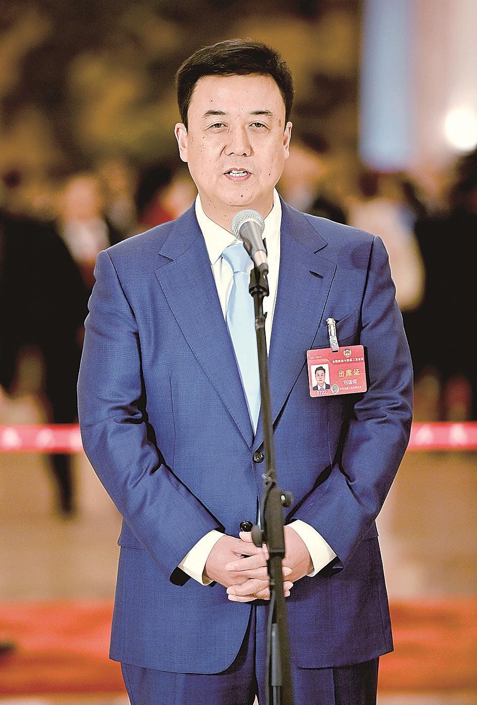 郑鈜李庆忠吴蓓丽张兴赢莫荣韩保江郭吉安叶聪3月4日,全国政协十四届