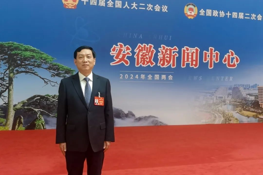 全国人大代表,中国石化安庆分公司代表,党委书记刘晓华建议,深化石化