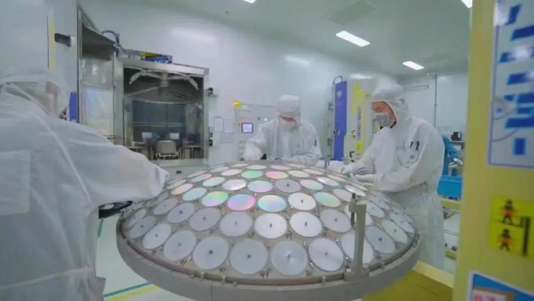 总投资10.5亿元,这家LED芯片厂商拟建红黄光外延芯片项目|净利润|半导体ETF|聚灿光电|布局|研发_手机新浪网