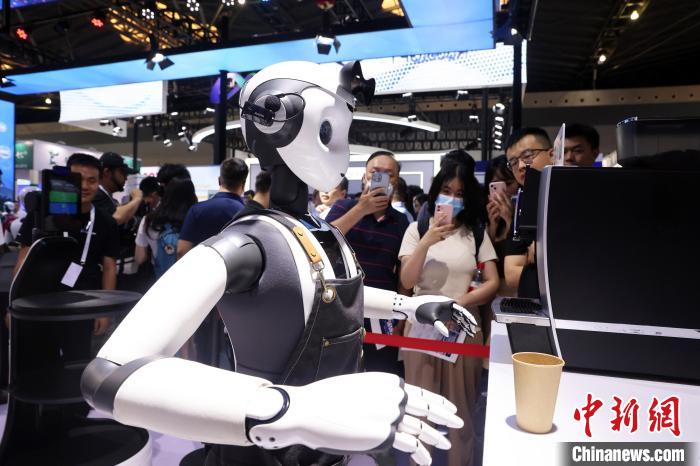 2023年7月6日，世界人工智能大会(WAIC)在上海开幕。　中新社记者 汤彦俊 摄