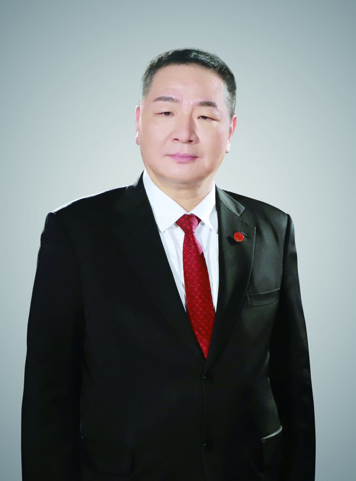 全国人大代表,海马集团董事长 景柱全国人大代表,方大集团董事长