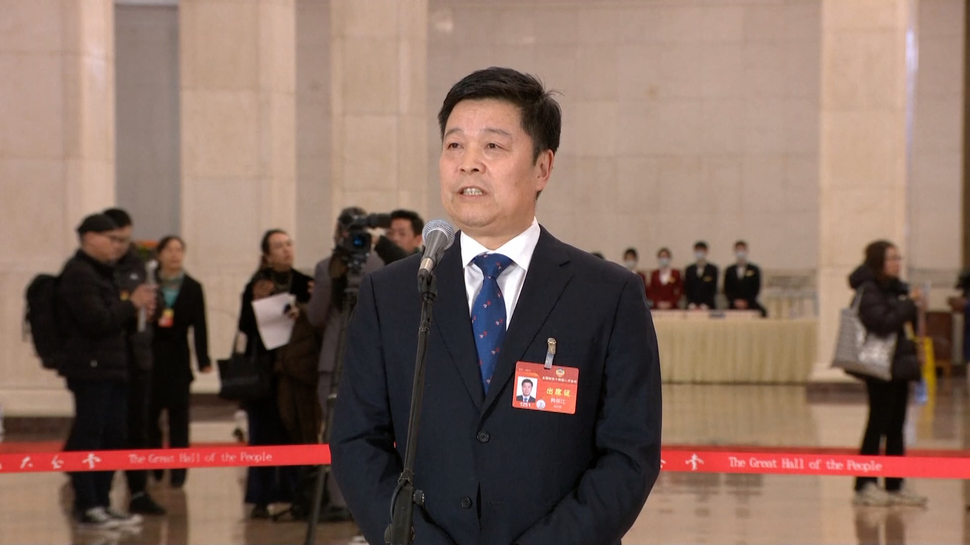 韩保江委员说,在实现人口规模巨大,全体人民共同富裕的中国式现代化