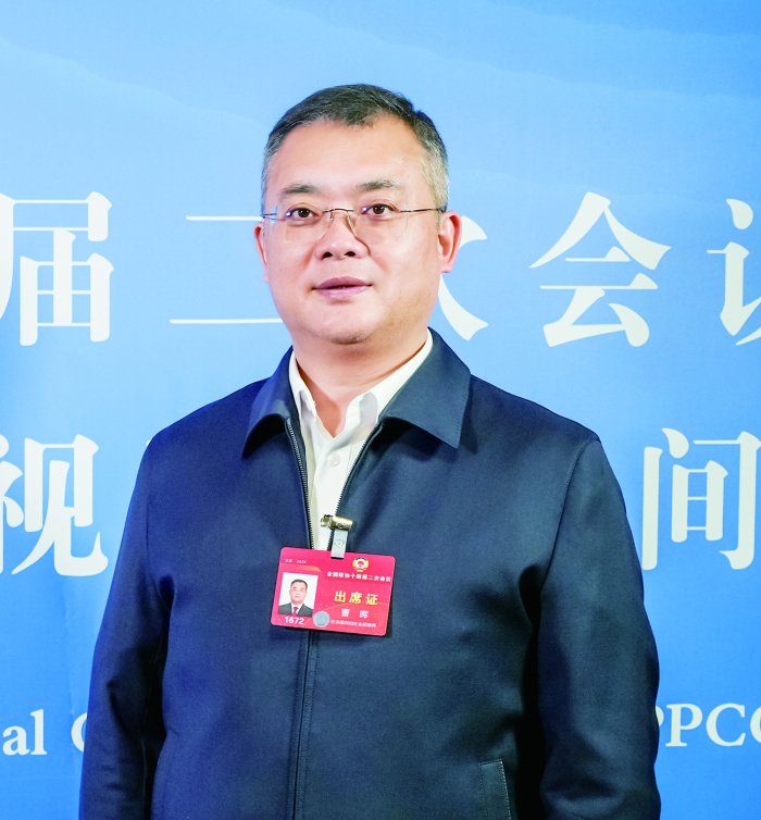 海马集团董事长 景柱全国人大代表,方大集团董事长 熊建明