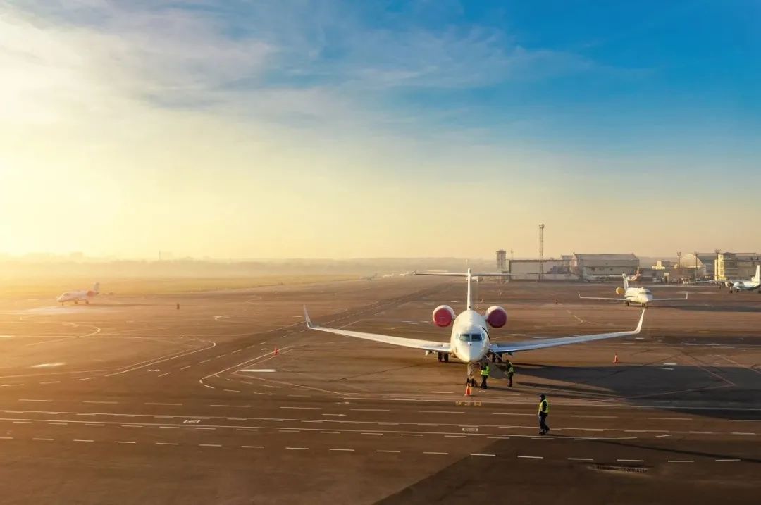 文 | 谢泽锋编辑 |杨旭然来源丨巨潮wave首次飞出国门,首次亮相海外