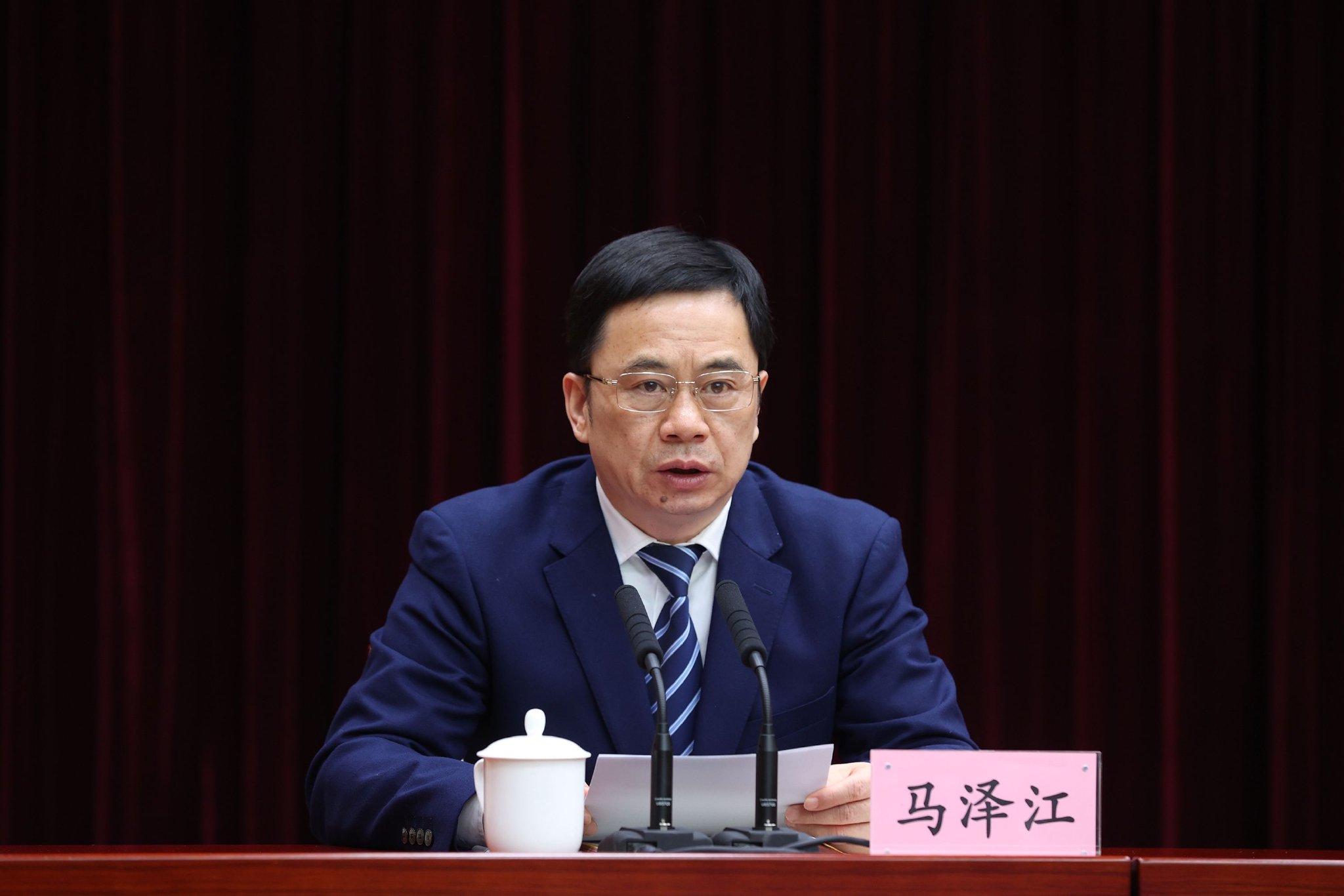 (全国人大代表,宜昌市市长马泽江,资料图)