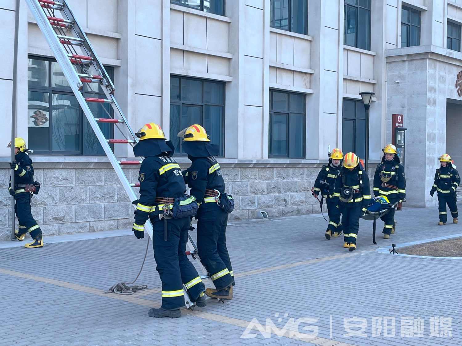 演练现场全市教育系统:以"演"筑防 防患未"燃"安阳融媒记者  徐依依