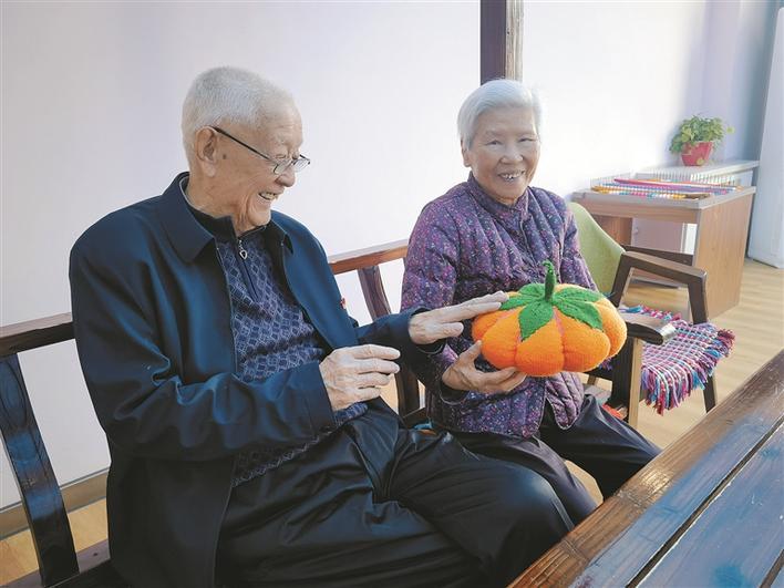 "兵团建立初期,来自全国各地的有志青年响应国家号召