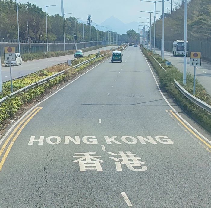 香港道路。 梁宝欣/摄