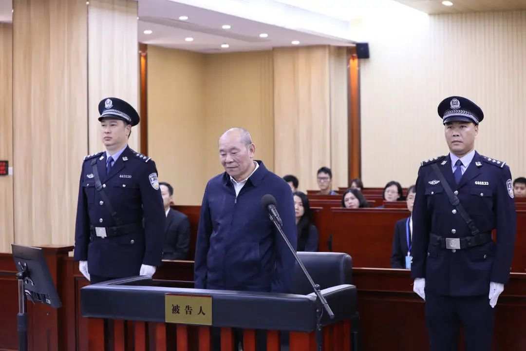 新中国最大的银行资金盗窃案,涉案的中行开平支行前后三任行长许超凡