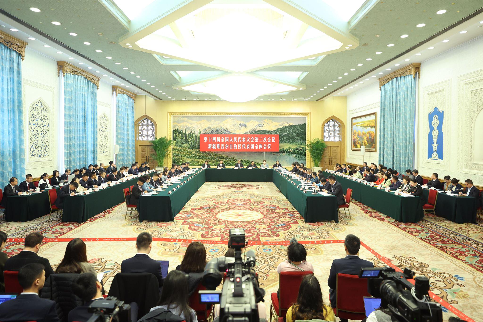 代表团,3月7日上午在人民大会堂新疆厅面向中外记者举行开放团组活动