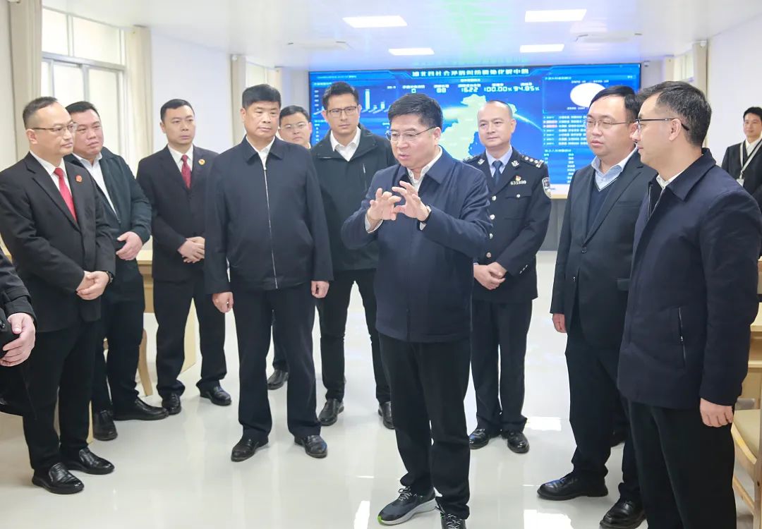 政法委书记陆洪鸣,钦州市委常委,政法委书记古保华,钦州市副市长,市