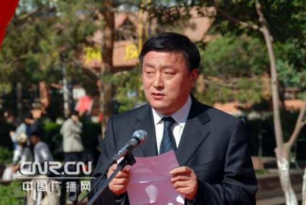 结果,一家名叫宜通世纪的企业中标,而曾担任过宜通世纪总裁的是孙建军