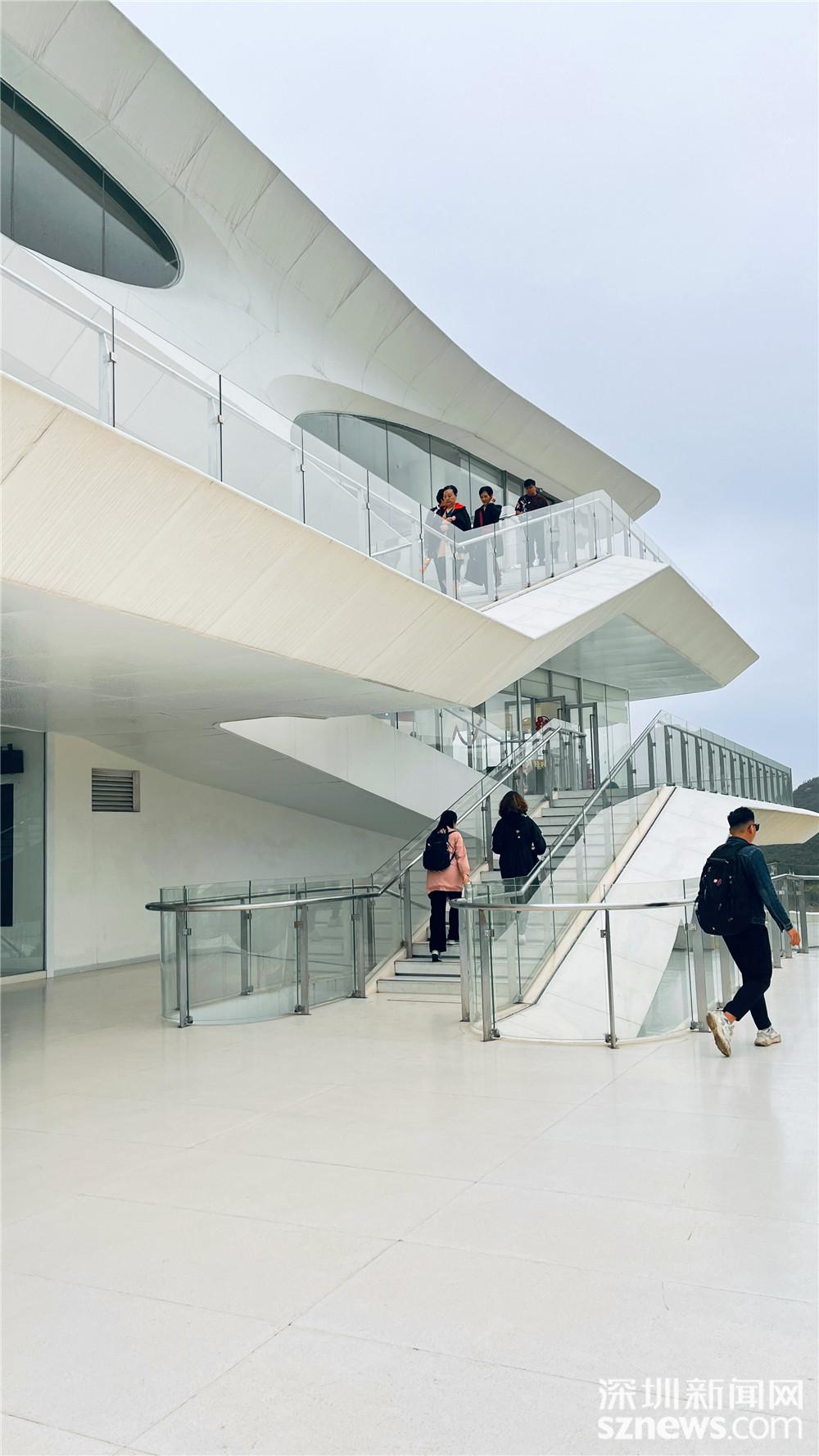奇观天下|深圳的"天空之城"——云海图书馆|云海_新浪财经_新浪网
