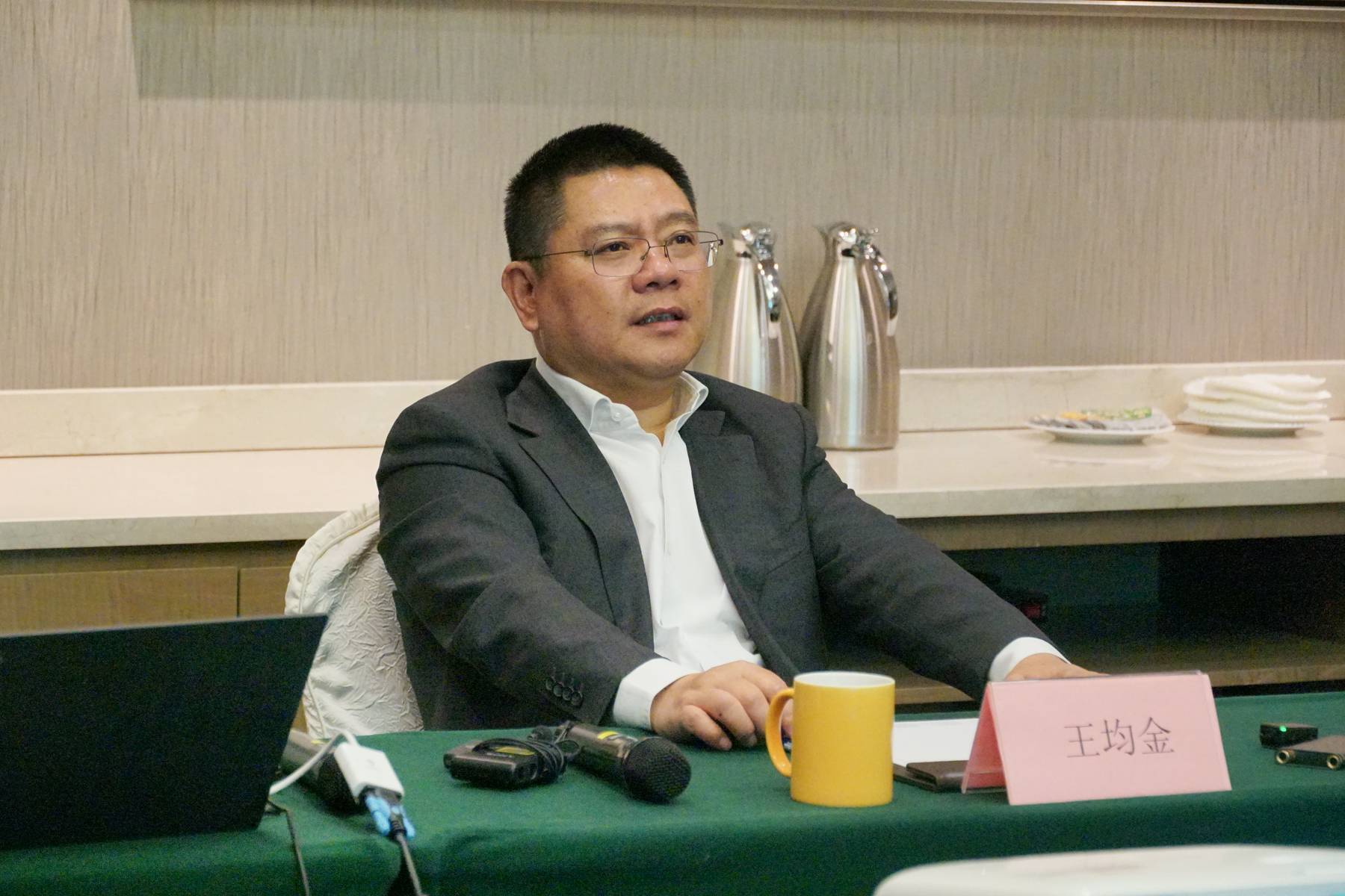 会见企业家|均瑶王均金:航空业积极恢复,外国游客来华数量会增加|王均