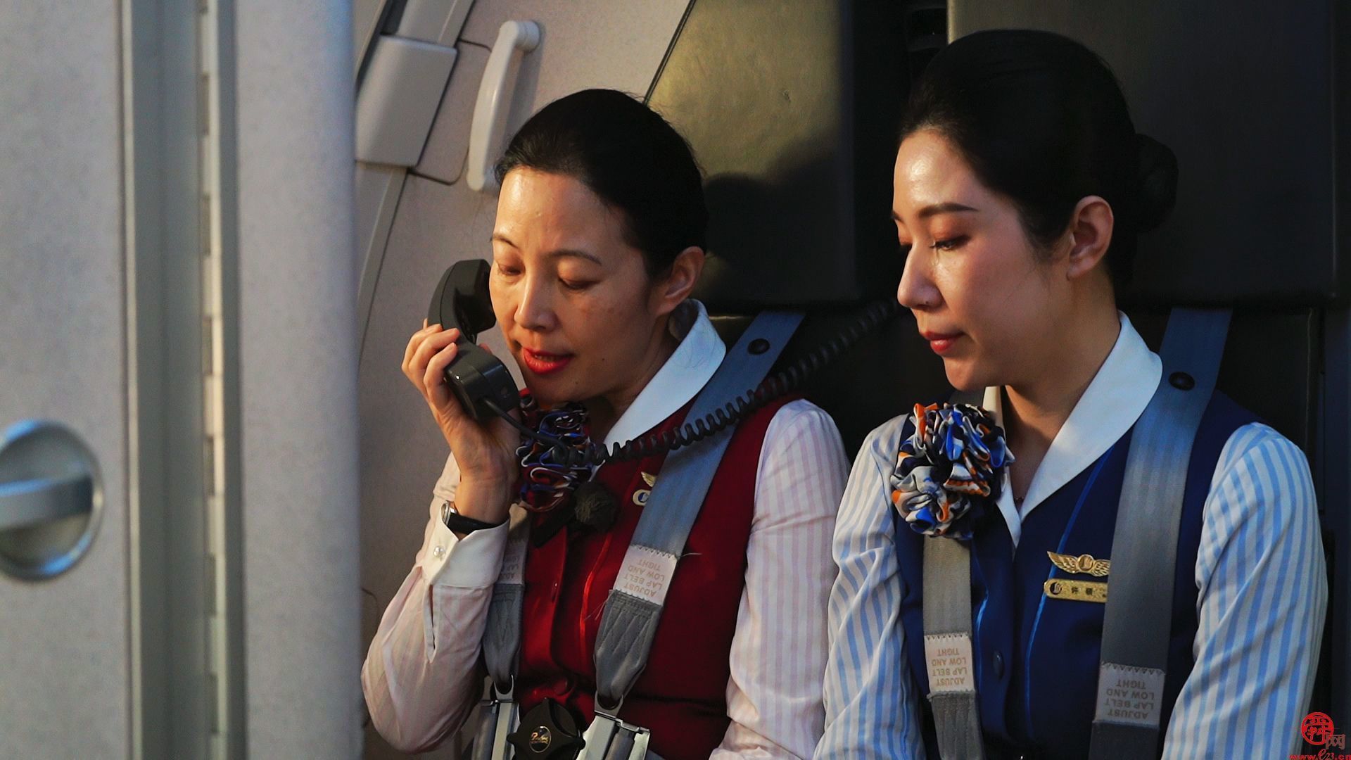 她是山航第一批空姐,"女神节"光荣退休!|山东航空_新浪财经_新浪网