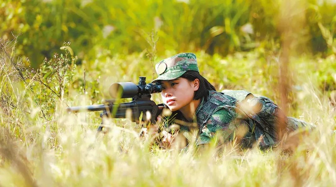 "铿锵玫瑰"女代表,为军营"她力量"发声……|陈欢_新浪财经_新浪网