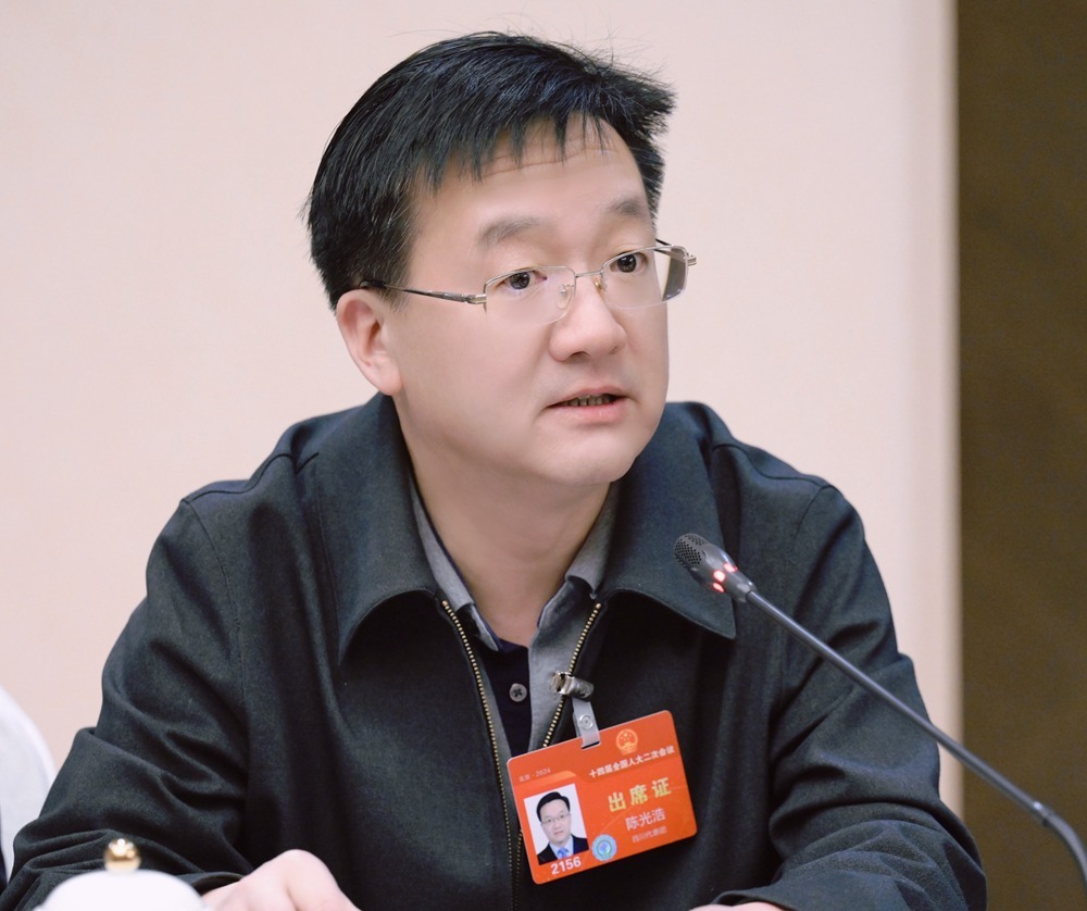 全国人大代表,乐山市市长陈光浩