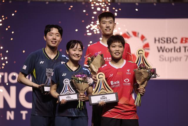 羽毛球——法国公开赛:冯彦哲/黄东萍混双夺冠
