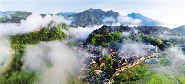 王勇江 摄春日,行走在江口县坝盘镇挂扣村,铜仁市青少年研学基地铺 