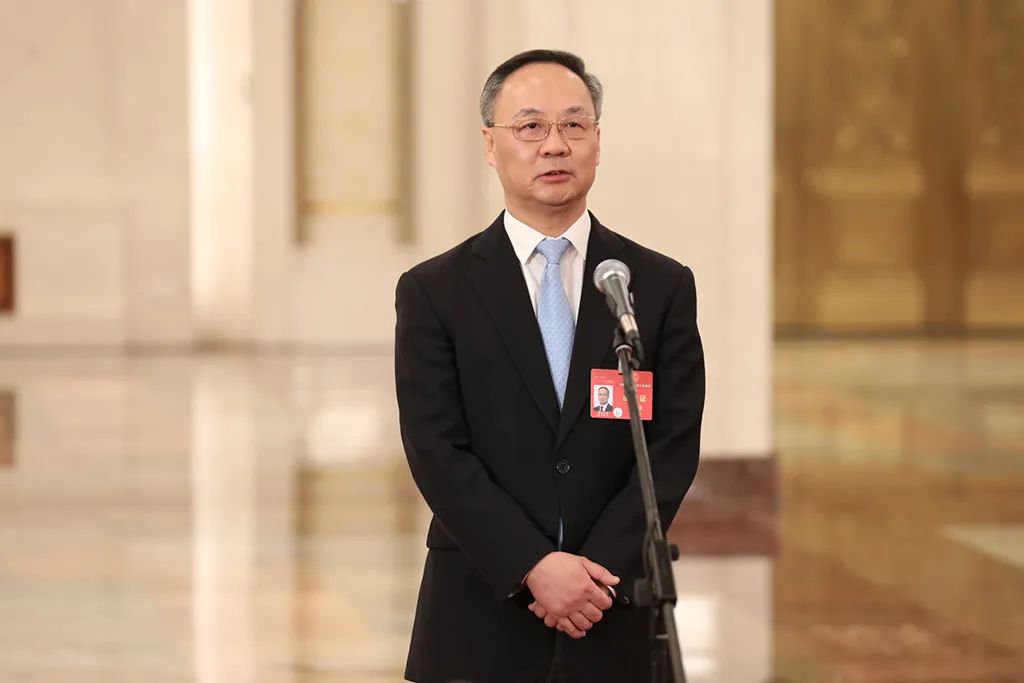 PG电子技巧哈尔滨金融学院举办“永恒的丰碑”雷锋精神专题展