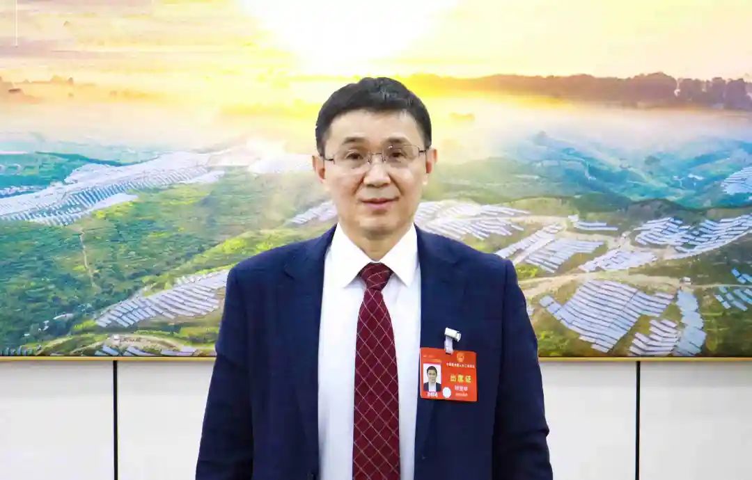 全国人大代表,隆基绿能科技股份有限公司董事长钟宝申