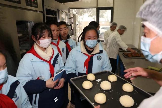 "罗星中学学生还笑晗在参加活动后感触颇深.