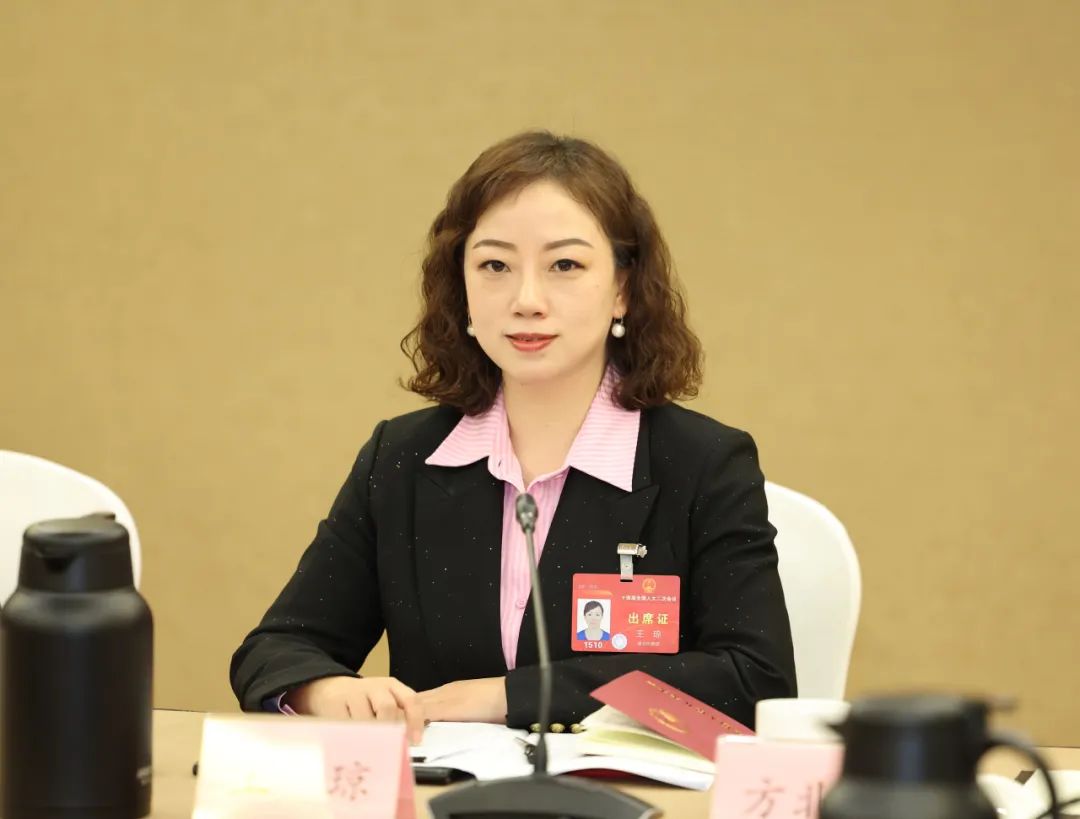 全国人大代表王琼:做好长江水质安全监测,守护江豚"回家"路