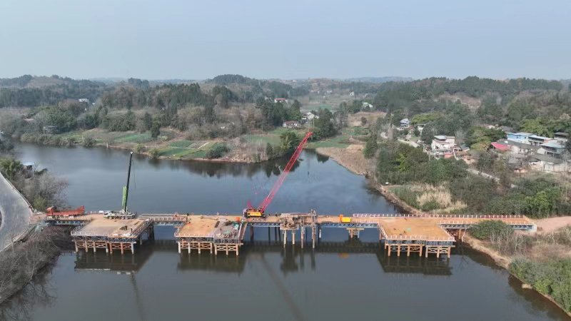成渝中线铁路四川段首个特大桥下部主体工程完工|四川省_新浪财经