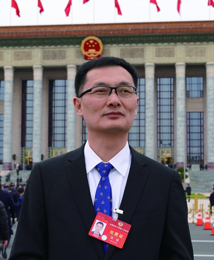 全国政协委员,中国社会科学院世界经济与政治研究所副