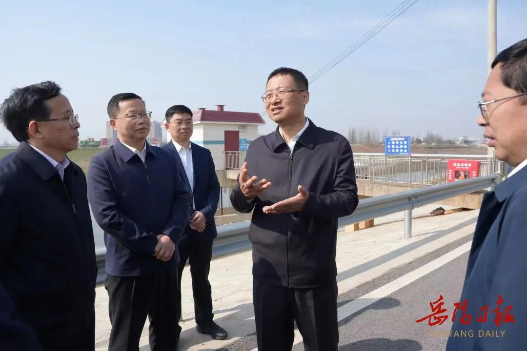 谢卫江在华容县调研:大力解放思想 加快转型发展 聚精会神推动县域