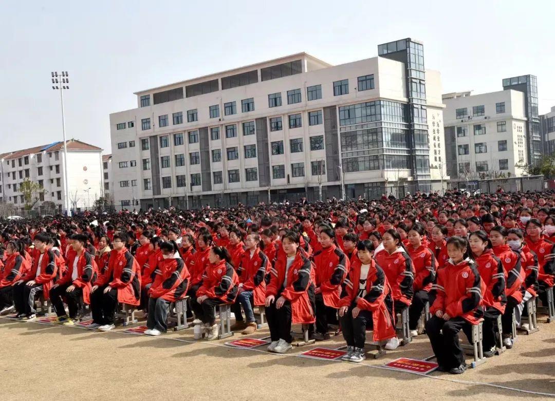 相信学校通过多措并举的管理措施,砀山五中的学生们会以崭新的面貌
