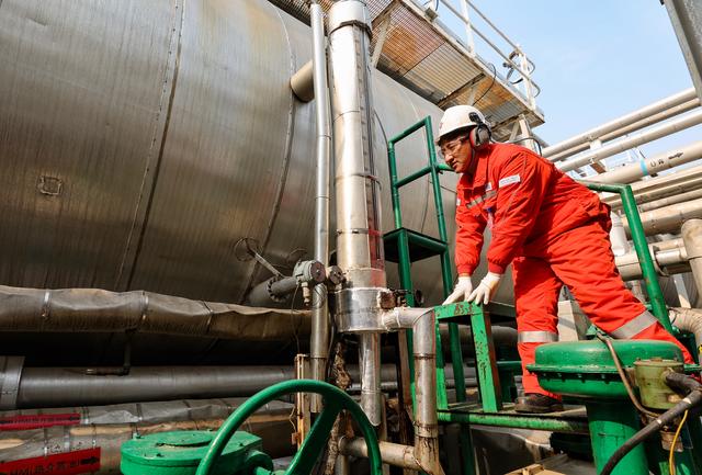 姜帆 摄海休期间,强巴在尼玛县老家参加传统赛马节活动(手机照片)