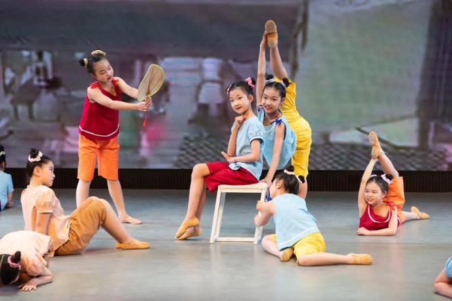 藤信少年,逐梦起航|西安藤信学校2024年秋季招生_新浪财经_新浪网