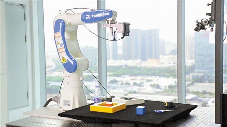 ai大模型机械臂可以"听懂人话",执行物品抓取,分类等各种任务.