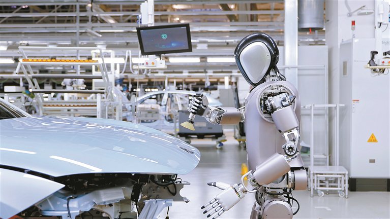 优必选工业版人形机器人新能源汽车工厂“实训”场景。受访单位供图