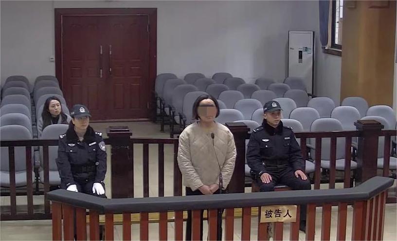 庭审现场法院查明,2016年至2021年期间,被告人刘某作为成都某商务