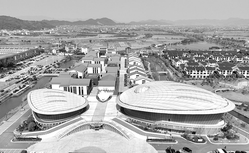 位于诸暨的世界淡水珍珠博物馆在位于诸暨的中国最大珍珠交易市场华东