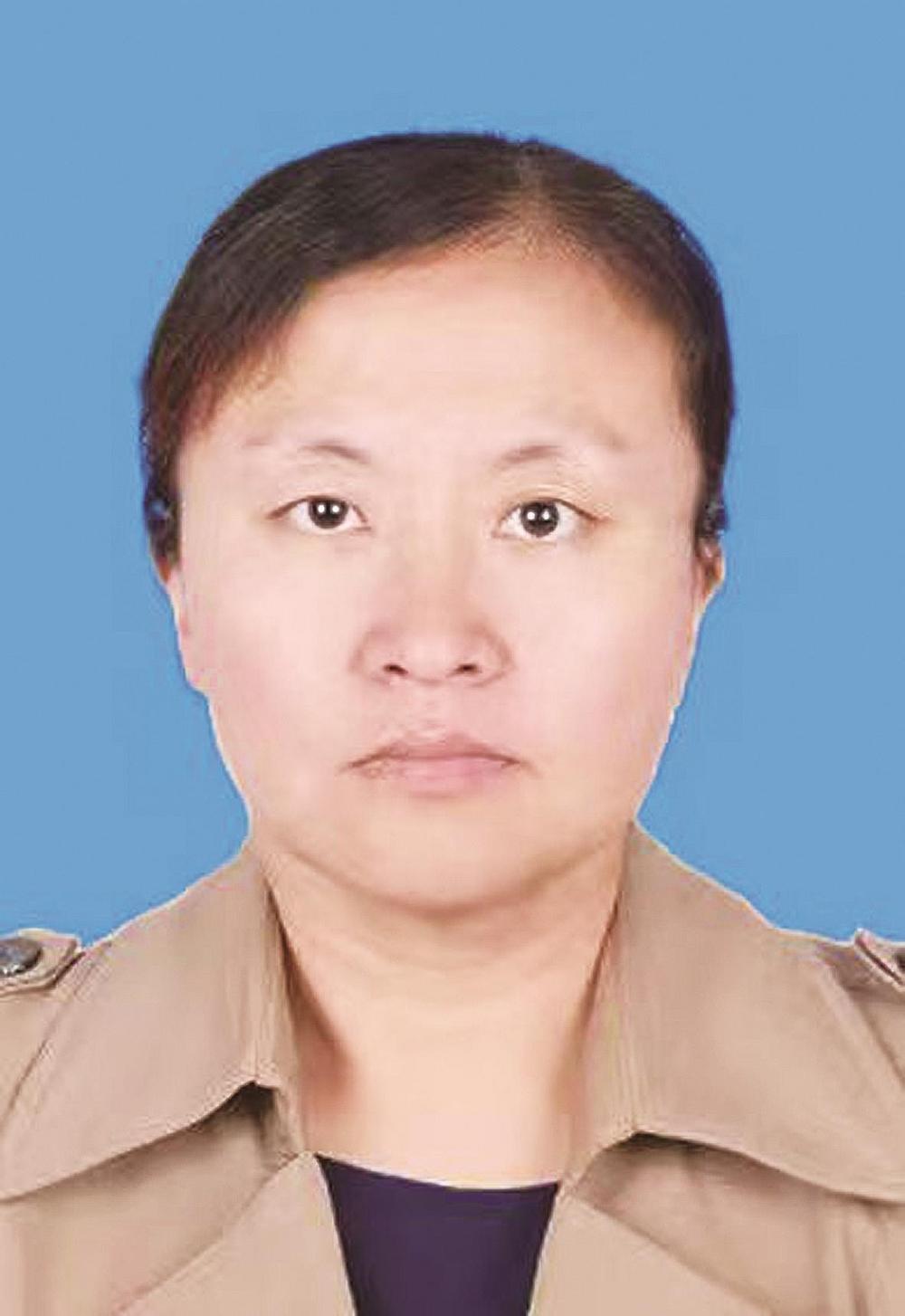 邯郸市荀子中学 张志英你就像一卷听了多年,仍不解其意的祷辞,风吹过