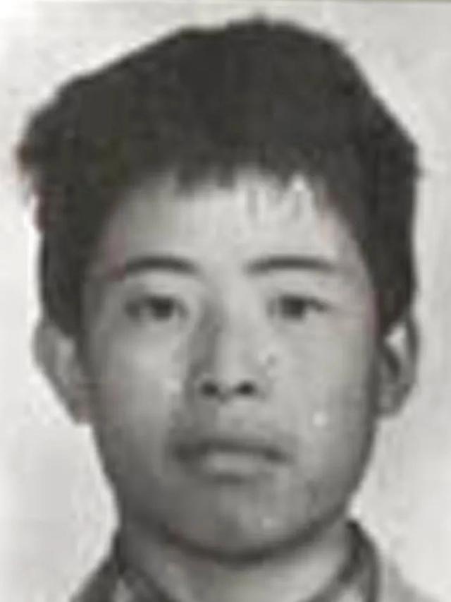 犯罪嫌疑人何辉11,胡井发,男,1976年9月10日出生,身份证号码